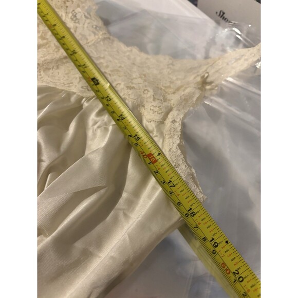 VTG 60s Romantic Nightgown Dress sz S Cream Nylon Lace Floral Lingerie Ethereal - Picture 2 of 16